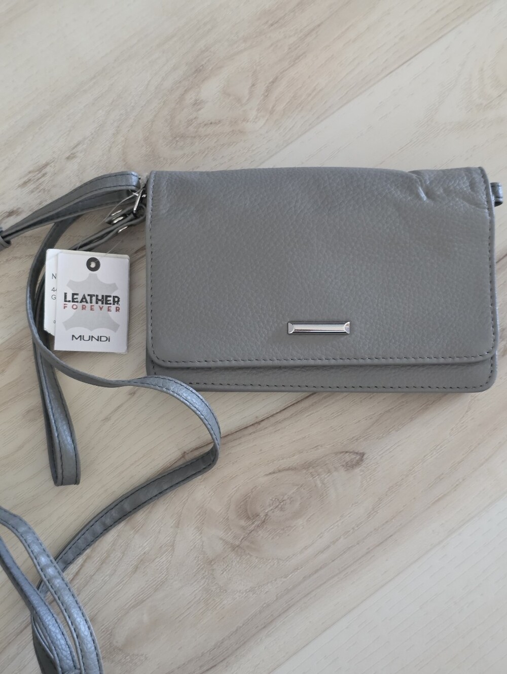 NWT Mundi Grey Genuine Leather Crossbody Bag Wallet Organizer